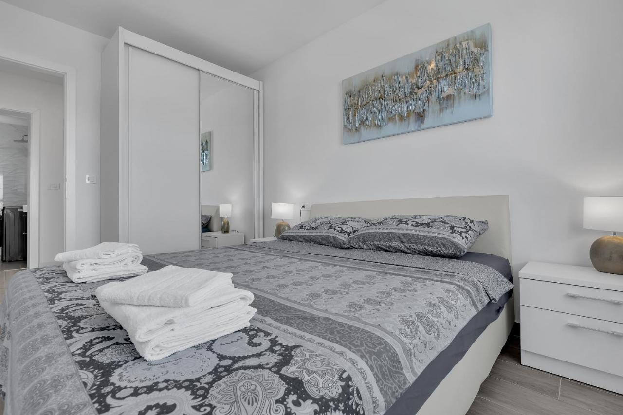 Apartment Navis, Sea View Макарська Екстер'єр фото